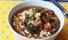 网友爆料酸菜牛肉面视频,酸菜牛肉面制作过程大揭秘！