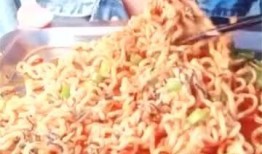 火鸡面视频爆料,网红美食背后的真相与争议