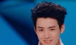 任豪女友爆料拍照视频,甜蜜瞬间引网友热议